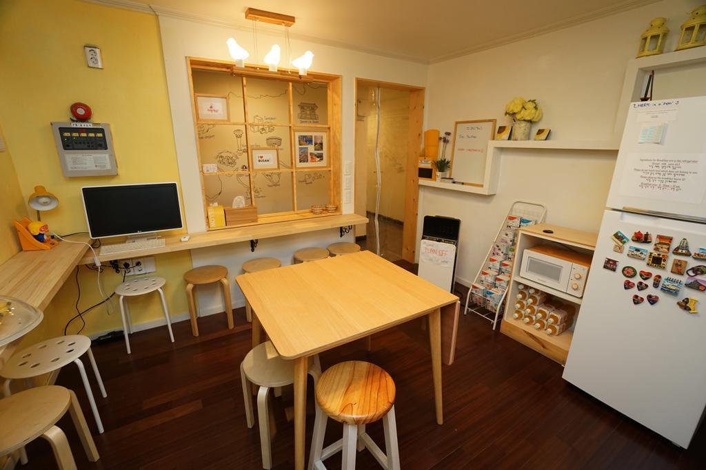 710 Guesthouse Yellow Busan Exteriör bild