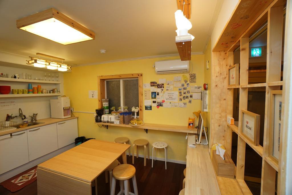 710 Guesthouse Yellow Busan Exteriör bild
