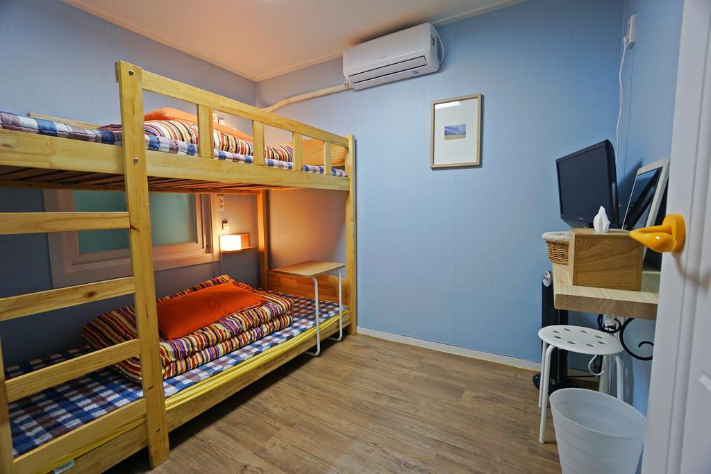 710 Guesthouse Yellow Busan Rum bild